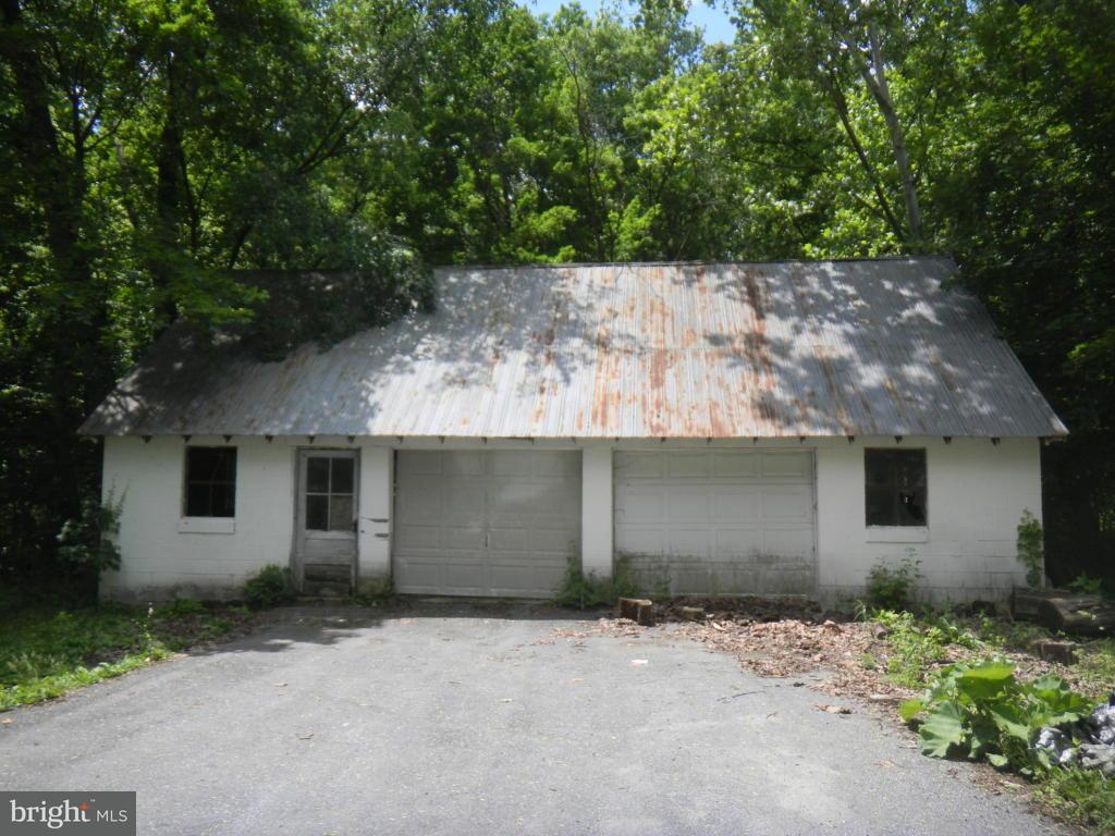 1947 Newport Road Manheim, PA 17545 - Photo 3 of 20