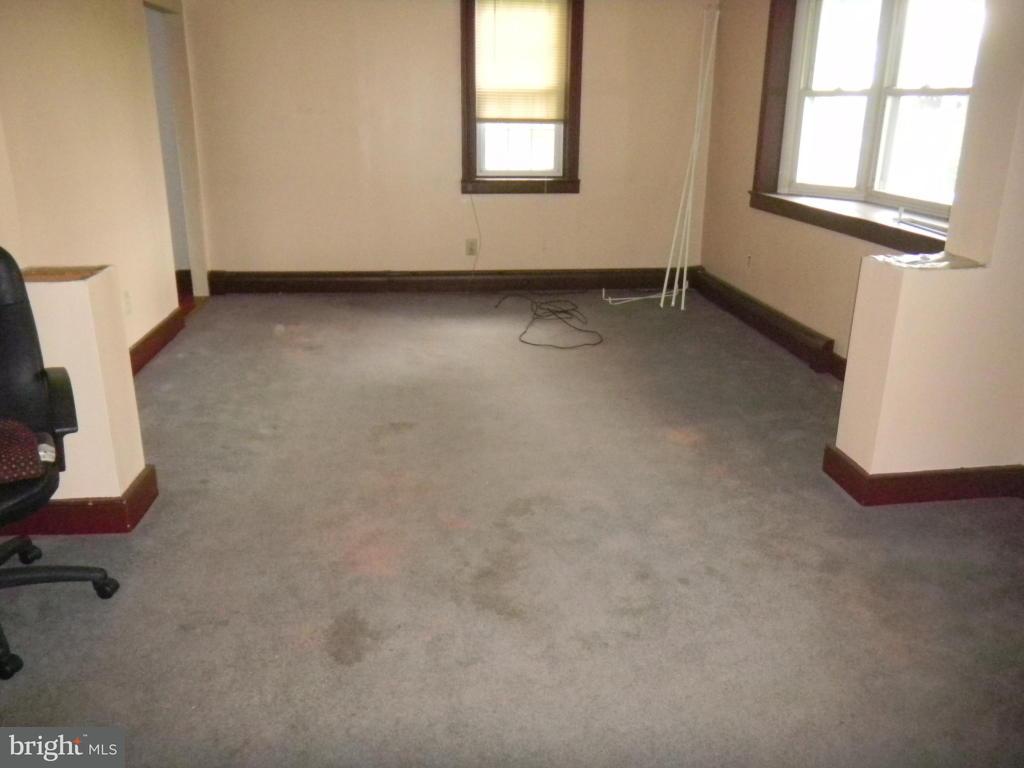 1947 Newport Road Manheim, PA 17545 - Photo 6 of 20