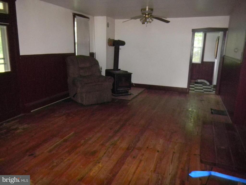 1947 Newport Road Manheim, PA 17545 - Photo 7 of 20