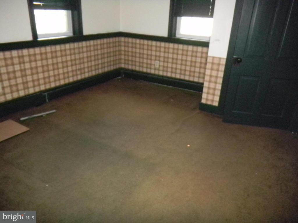 1947 Newport Road Manheim, PA 17545 - Photo 9 of 20