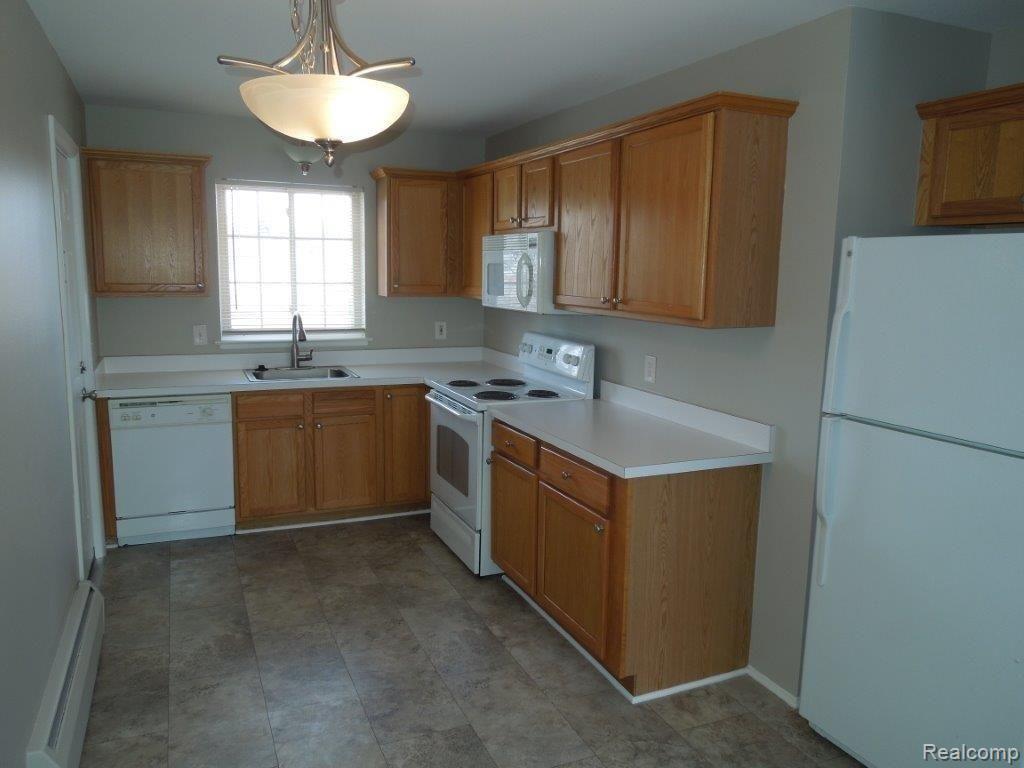 454 Romeo Road Rochester, MI 48307 - Photo 3 of 5