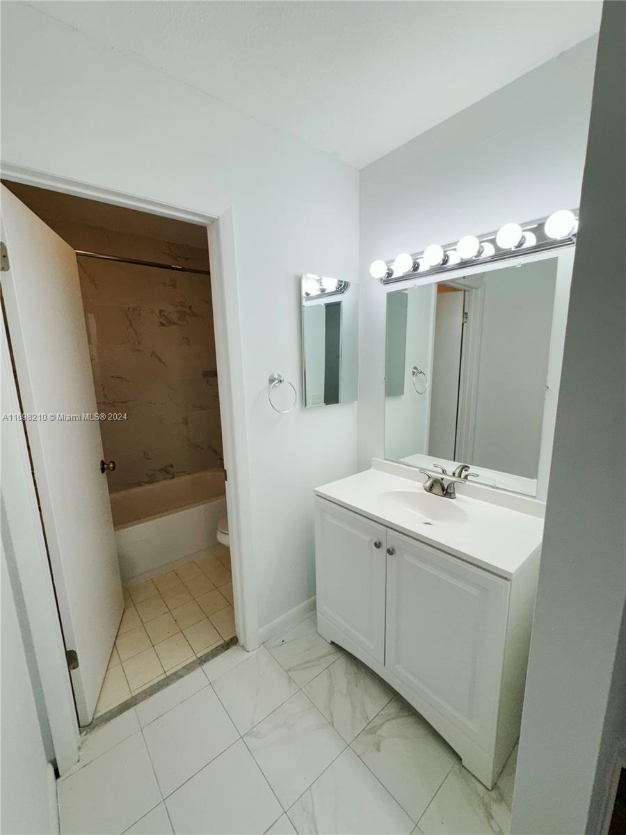 12068 Southwest 210th Street Miami, FL 33177 - Photo 11 of 22