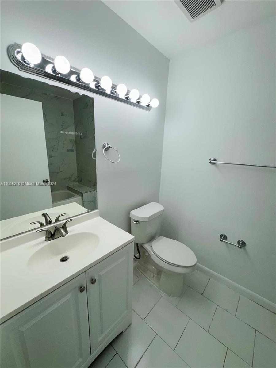 12068 Southwest 210th Street Miami, FL 33177 - Photo 13 of 22