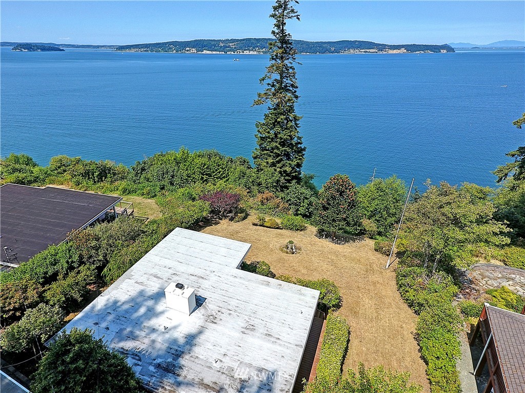 522 Maple Grove Road Camano Island, WA 98282 - Photo 2 of 20 Gallery Image 2