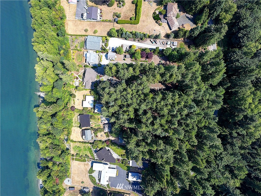 522 Maple Grove Road Camano Island, WA 98282 - Photo 4 of 20 Gallery Image 4