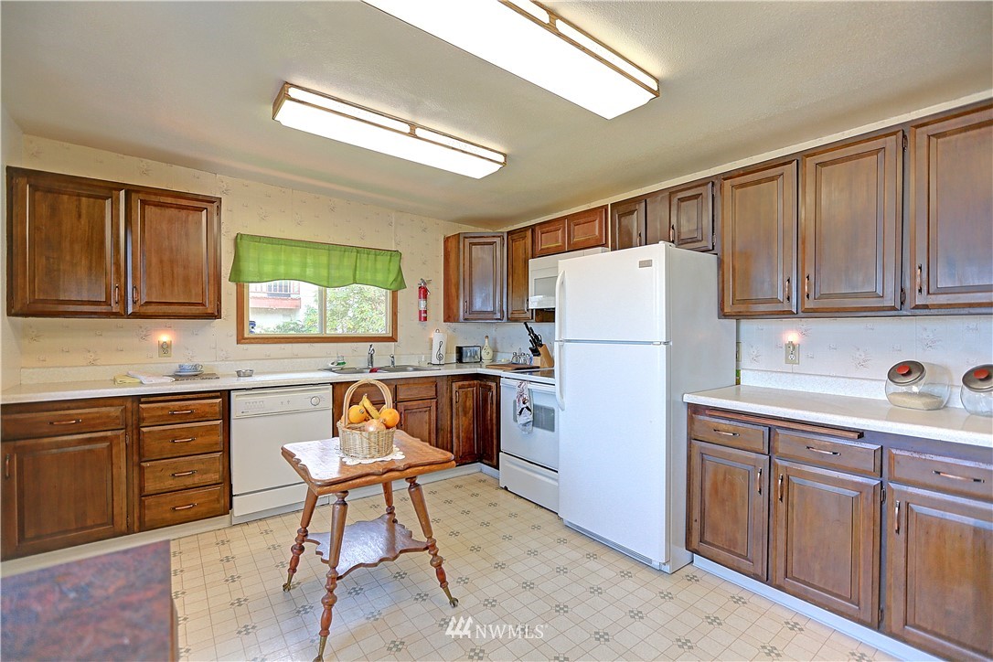 522 Maple Grove Road Camano Island, WA 98282 - Photo 8 of 20 Gallery Image 8