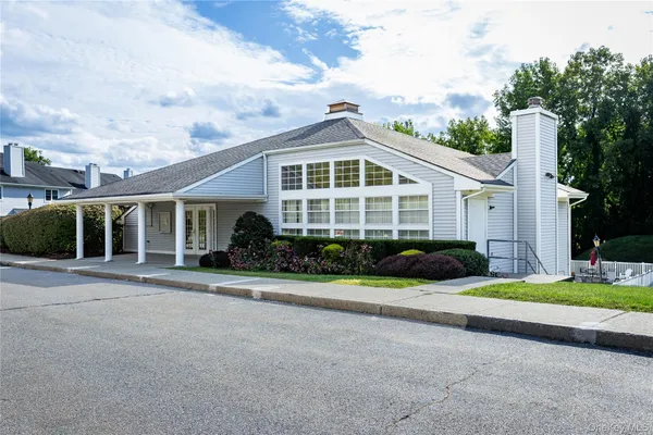 $3,000 | 3 Evergreen Way, Pawling, NY 12564