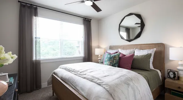 $1,624 | 2425 Bell Street, Unit 1245, Houston, TX 77003