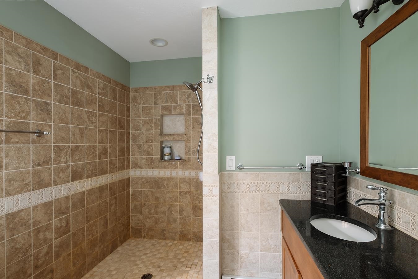 47 Hoit Road Epsom, NH 03234 - Photo 33 of 40