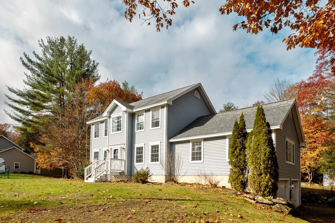 47 Hoit Road Epsom, NH 03234 - Photo 4 of 40