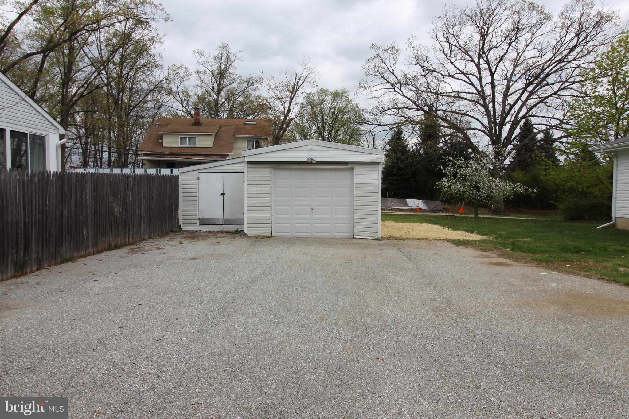 7300 Castlemoor Road Baltimore, MD 21244 - Photo 35 of 40 Shed and Garage