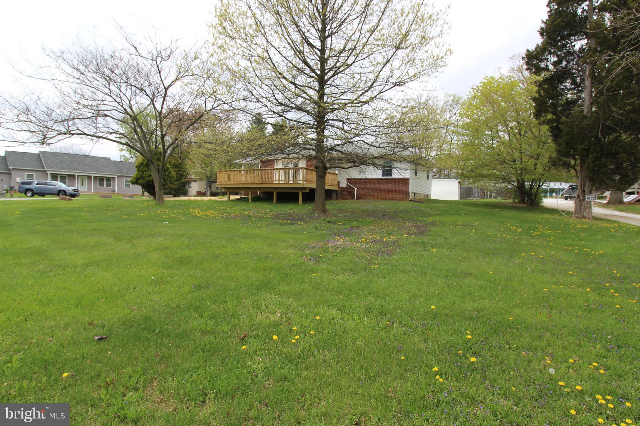 7300 Castlemoor Road Baltimore, MD 21244 - Photo 39 of 40 View from the side yard