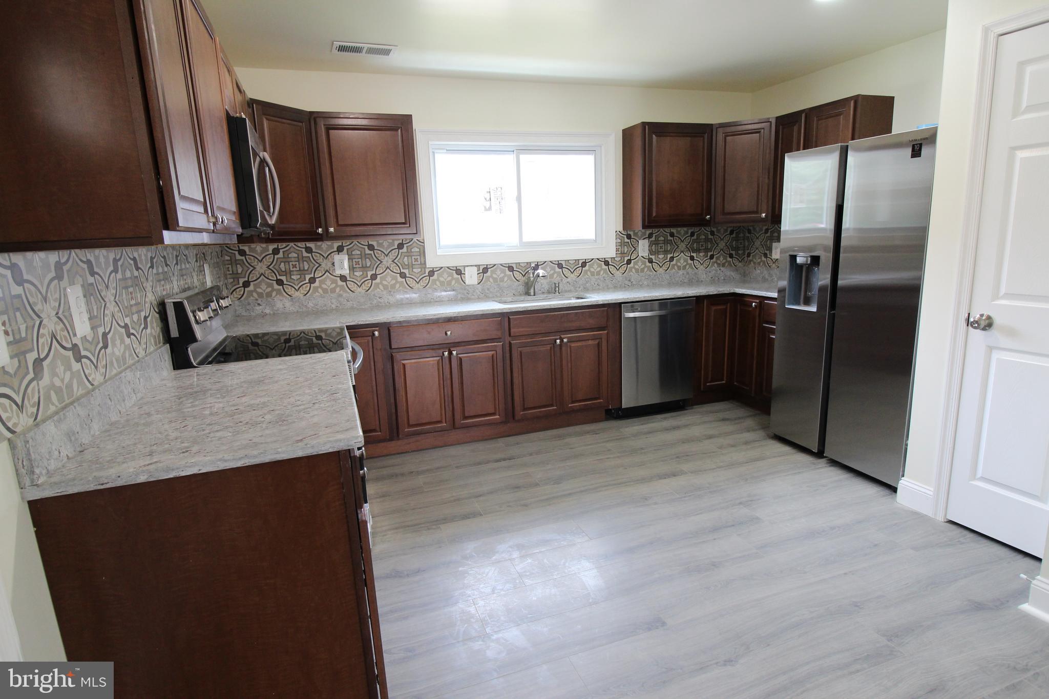 7300 Castlemoor Road Baltimore, MD 21244 - Photo 7 of 40 Brand new Kitchen