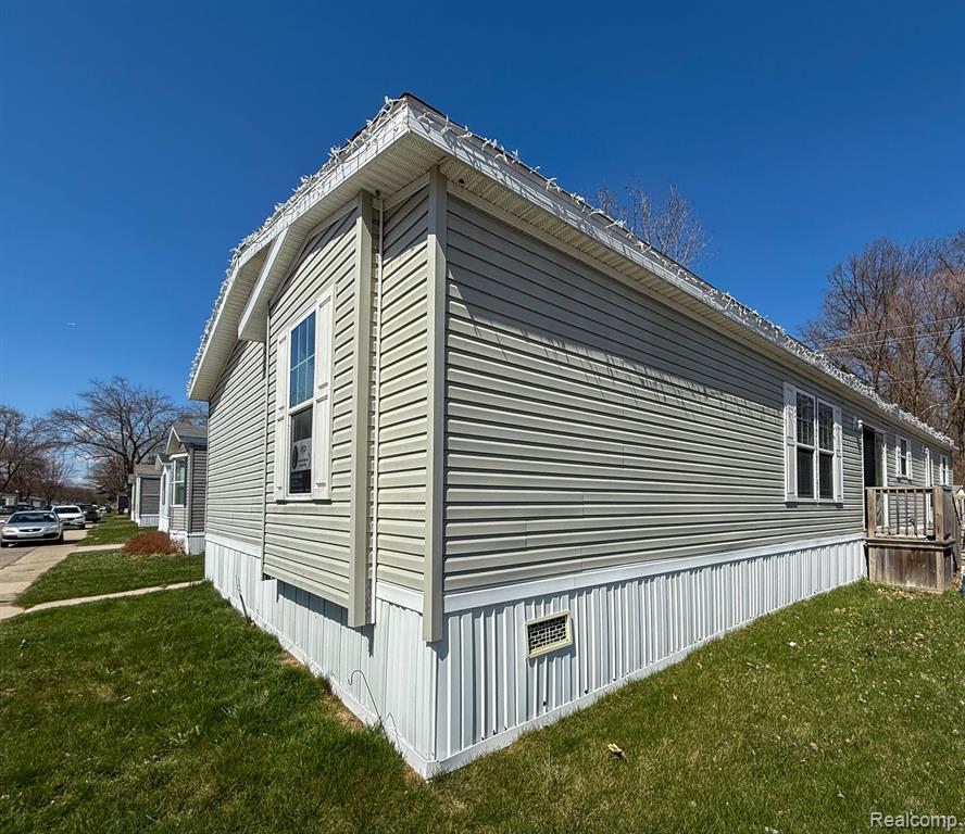 389 Rustic Lane North Belleville, MI 48111 - Photo 23 of 25