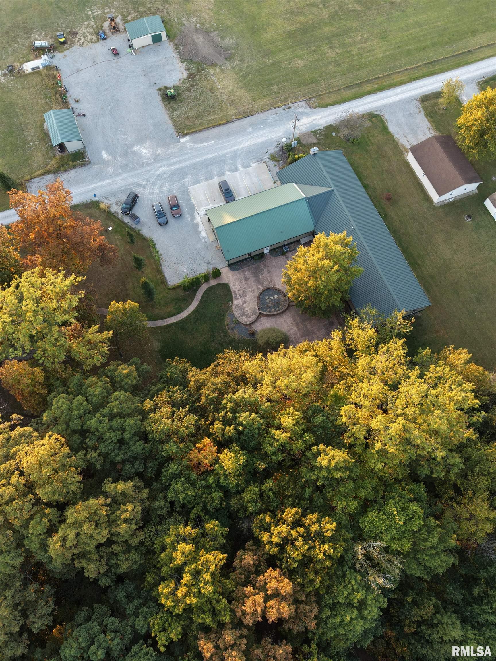 20 Ashley Lane Casey, IL 62420 - Photo 2 of 98