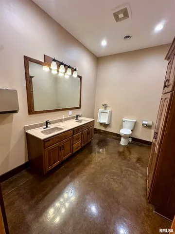 $439,900 | 20 Ashley Lane, Casey, IL 62420