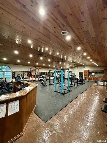 $439,900 | 20 Ashley Lane, Casey, IL 62420