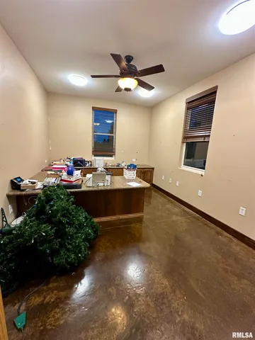 $439,900 | 20 Ashley Lane, Casey, IL 62420