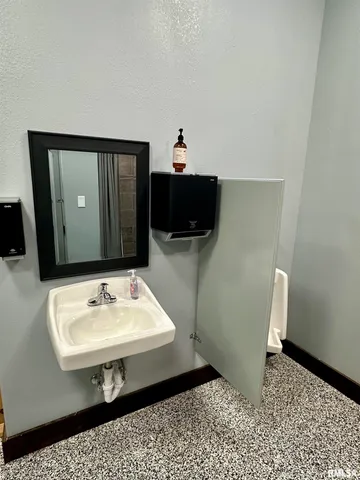 $439,900 | 20 Ashley Lane, Casey, IL 62420