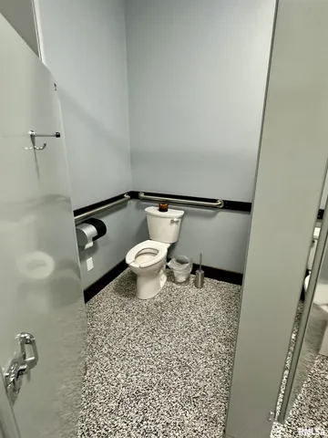 $439,900 | 20 Ashley Lane, Casey, IL 62420