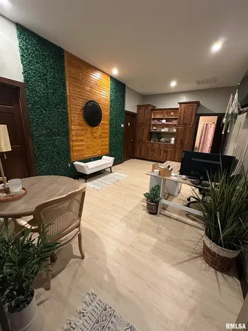 $439,900 | 20 Ashley Lane, Casey, IL 62420