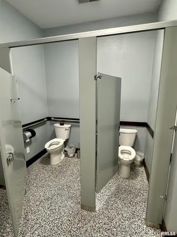 $439,900 | 20 Ashley Lane, Casey, IL 62420