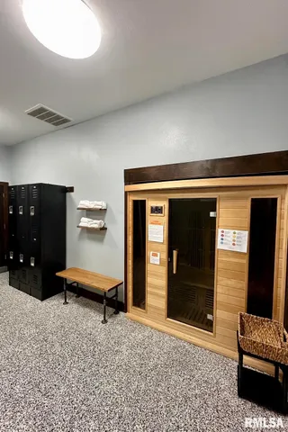 $439,900 | 20 Ashley Lane, Casey, IL 62420