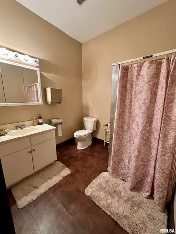 $439,900 | 20 Ashley Lane, Casey, IL 62420