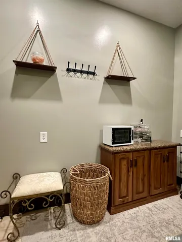 $439,900 | 20 Ashley Lane, Casey, IL 62420