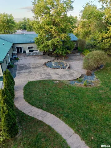 $439,900 | 20 Ashley Lane, Casey, IL 62420