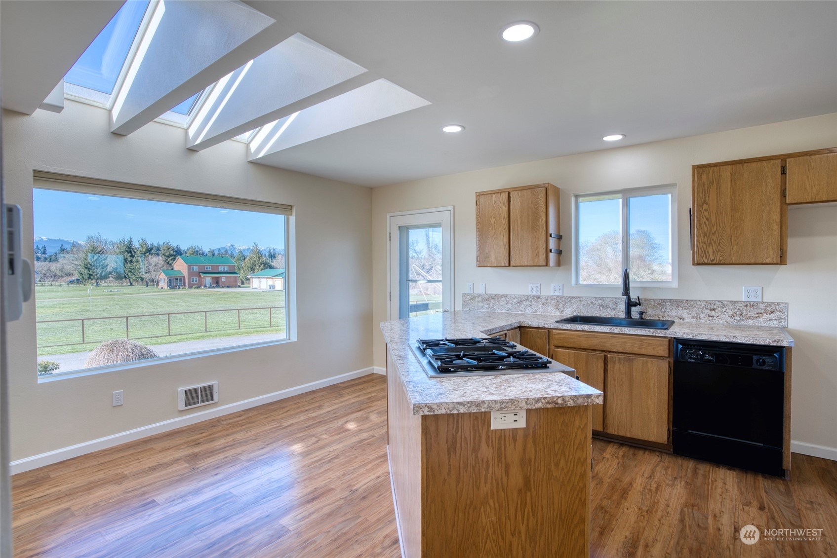 33 Seahawk Drive Sequim, WA 98382 - Photo 11 of 40 Gallery Image 11