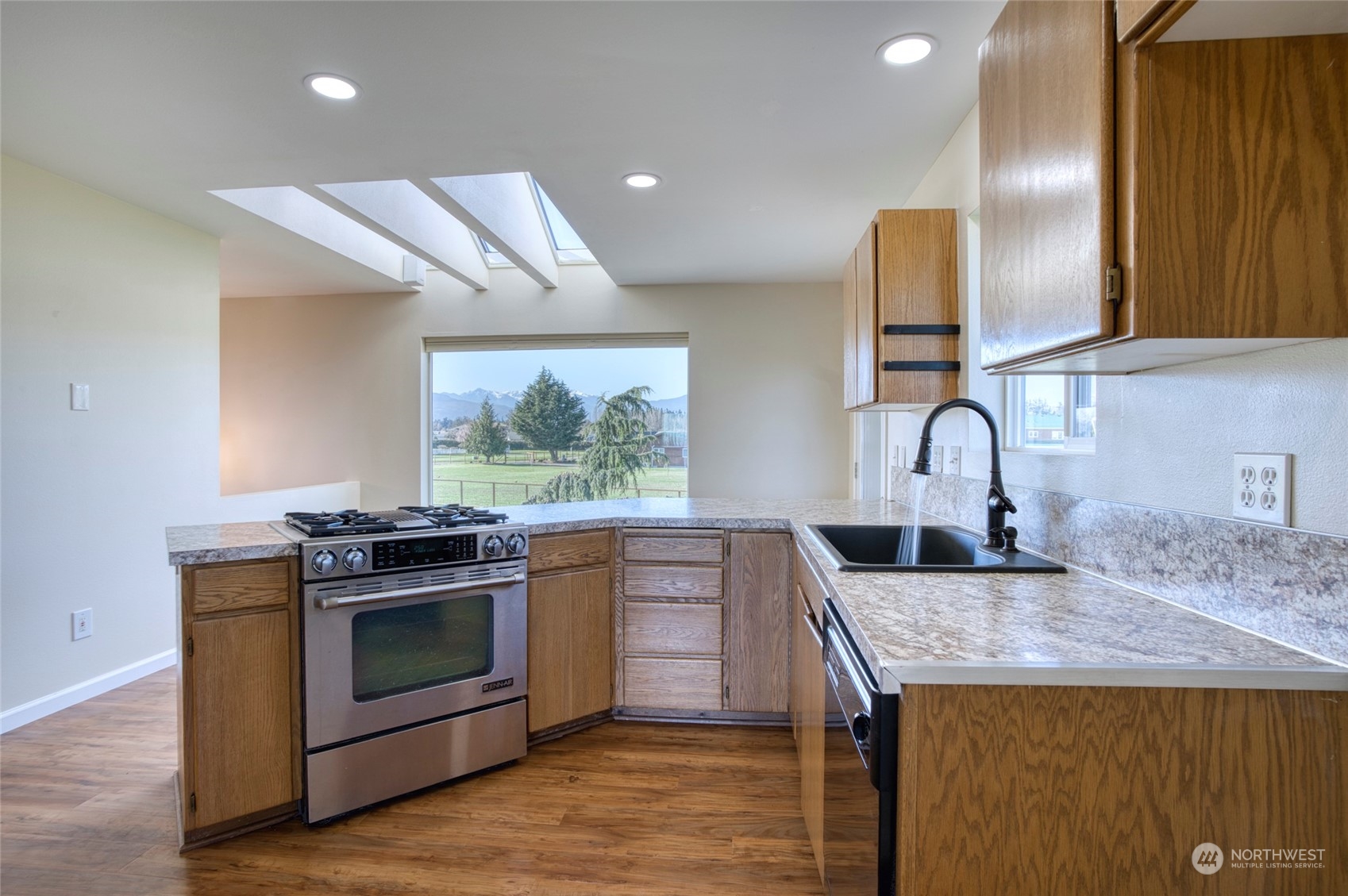 33 Seahawk Drive Sequim, WA 98382 - Photo 9 of 40 Gallery Image 9