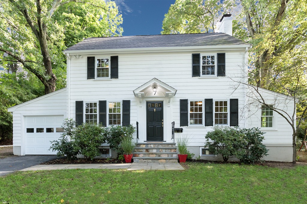 7 Alba Road Wellesley, MA 02481 - Photo 1 of 18