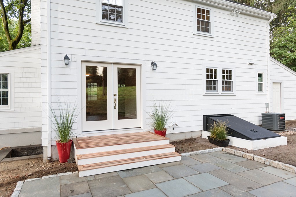 7 Alba Road Wellesley, MA 02481 - Photo 18 of 18