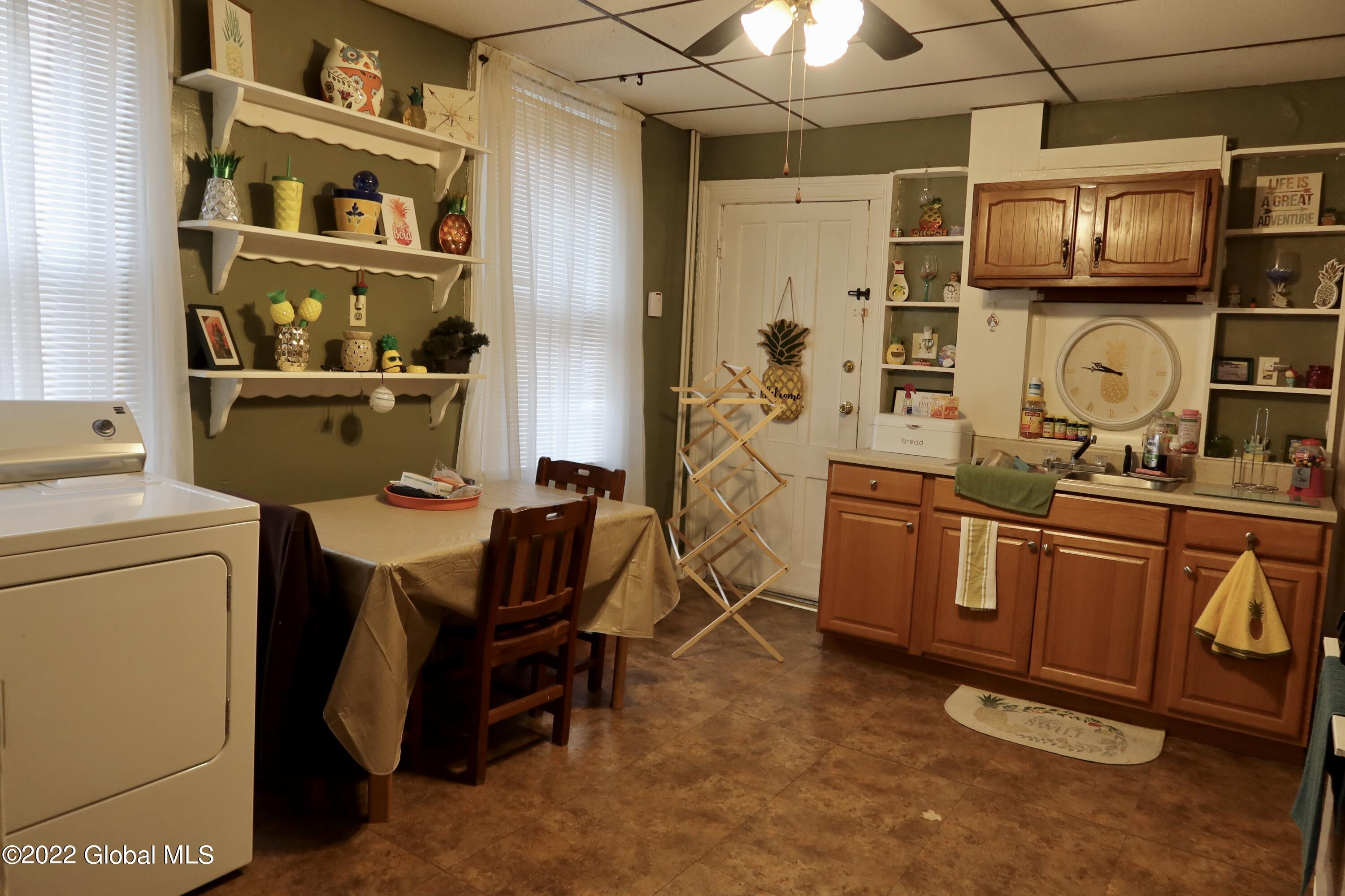 925 Broadway Rensselaer, NY 12144 - Photo 14 of 36 BE476095-DFEC-4027-81E4-73FEE50305E9