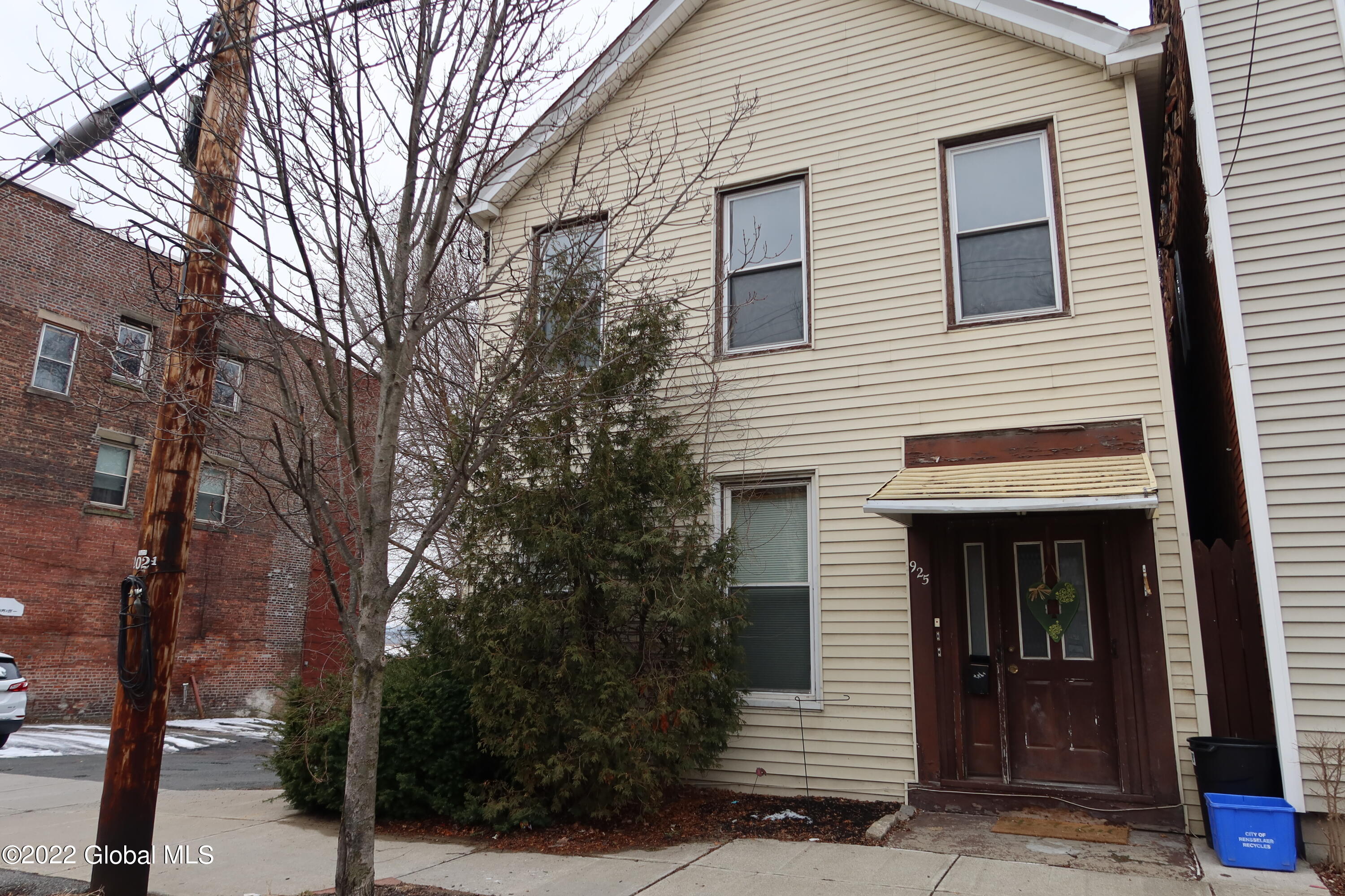 925 Broadway Rensselaer, NY 12144 - Photo 2 of 36 21066C8F-7B4B-4114-A500-9F280F7CAF3A