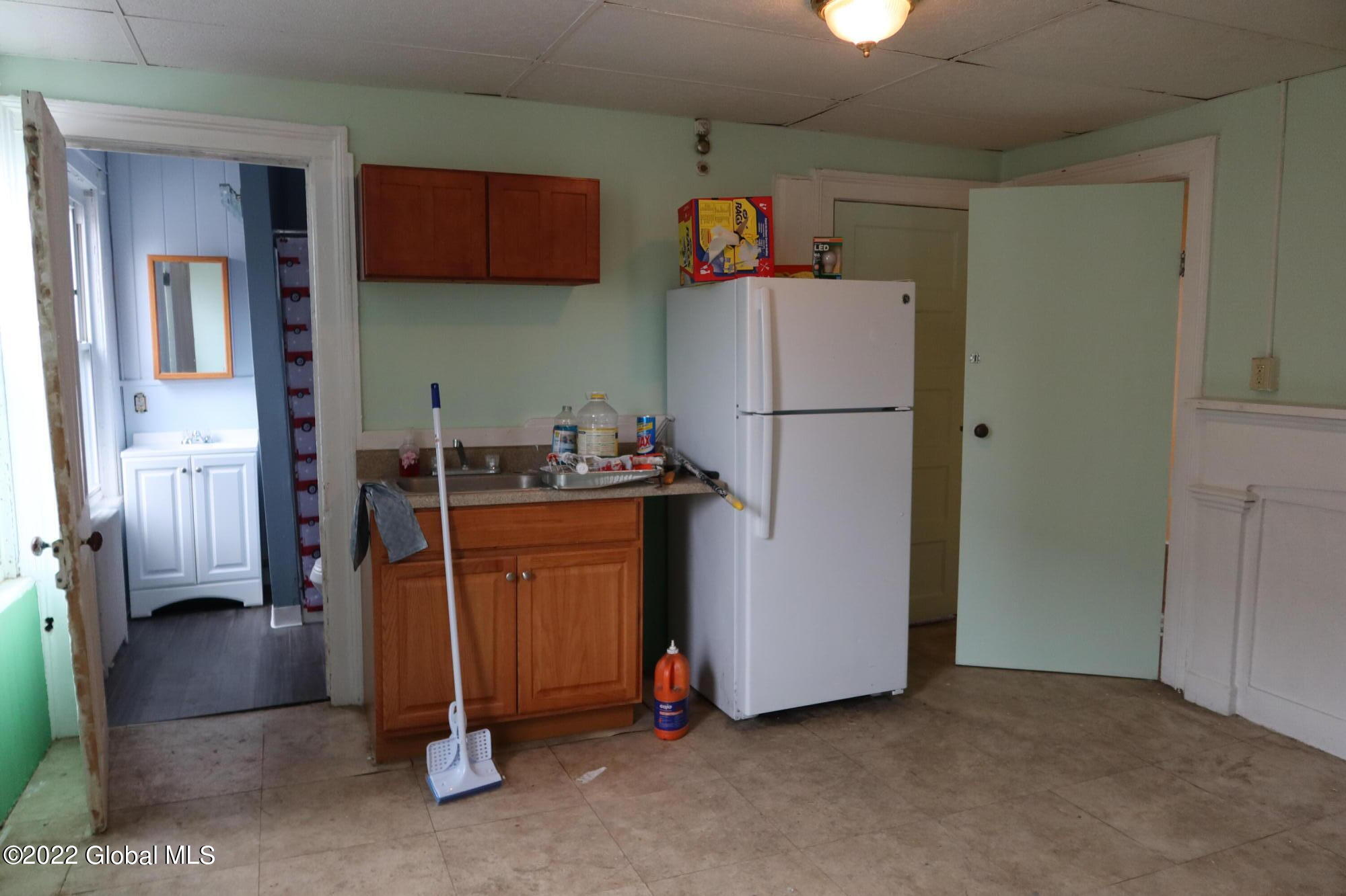 925 Broadway Rensselaer, NY 12144 - Photo 27 of 36 0459D5E2-BC81-4D90-96DB-B13EF1964A47