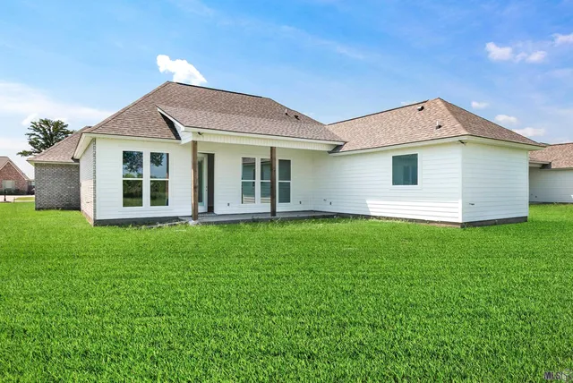 $345,000 | 4825 Pointe Prospect Drive, Oscar, LA 70762