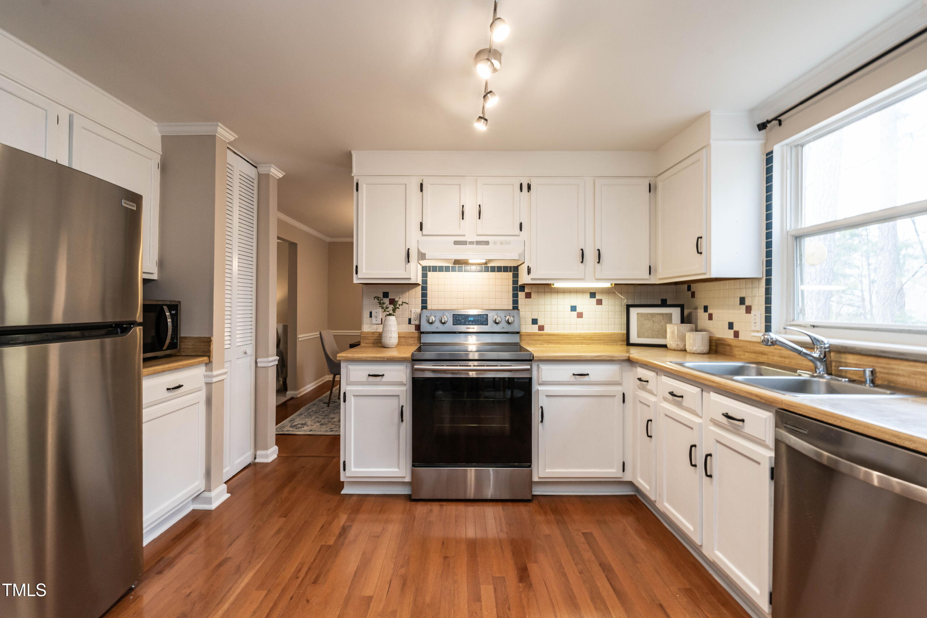 1036 Whetstone Court Raleigh, NC 27615 - Photo 14 of 29 virtual-tour-145137-photo-17413825095760