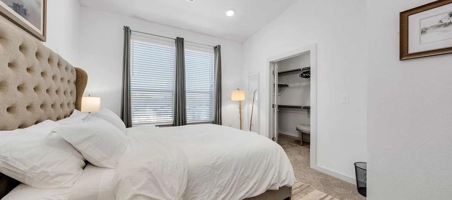 10030 Garland Road, Unit 1401 Dallas, TX 75218 - Photo 3 of 14 8 weeks free on 15-month lease terms