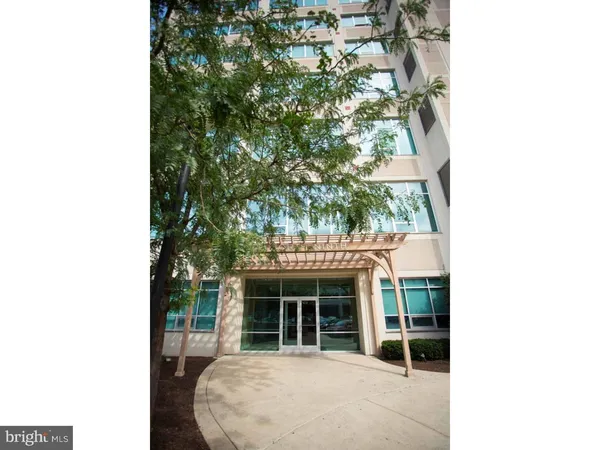 $2,515 | 811-1 Filbert Street, Unit 413, Philadelphia, PA 19107