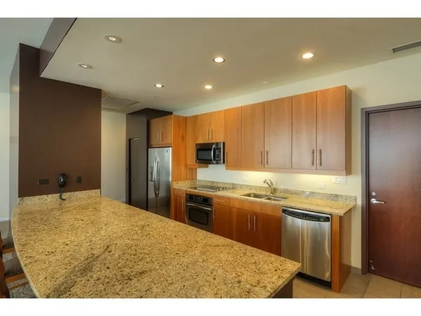 $3,200 | 807 Davis Street, Unit 311, Evanston, IL 60201