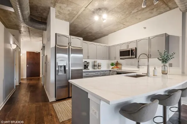 $3,200 | 807 Davis Street, Unit 311, Evanston, IL 60201