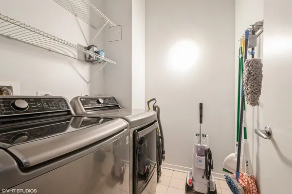 $3,200 | 807 Davis Street, Unit 311, Evanston, IL 60201