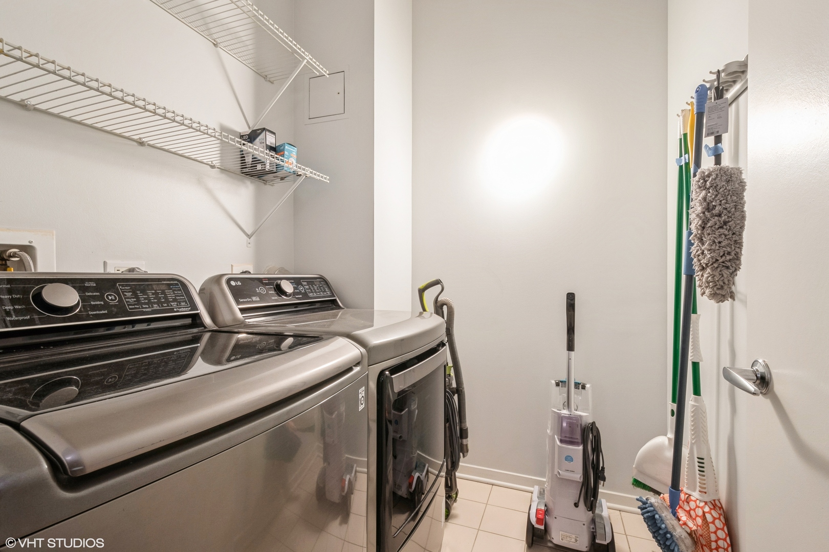 807 Davis Street, Unit 311 Evanston, IL 60201 - Photo 8 of 22