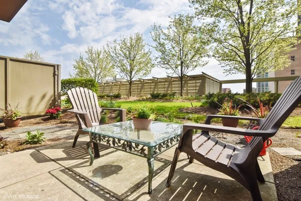 $3,200 | 807 Davis Street, Unit 311, Evanston, IL 60201