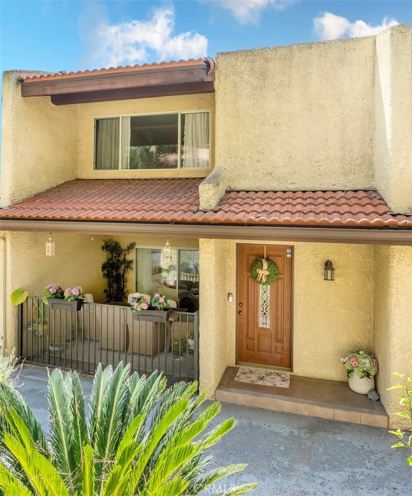 9735 Vía Roma Burbank, CA 91504 - Photo 2 of 36