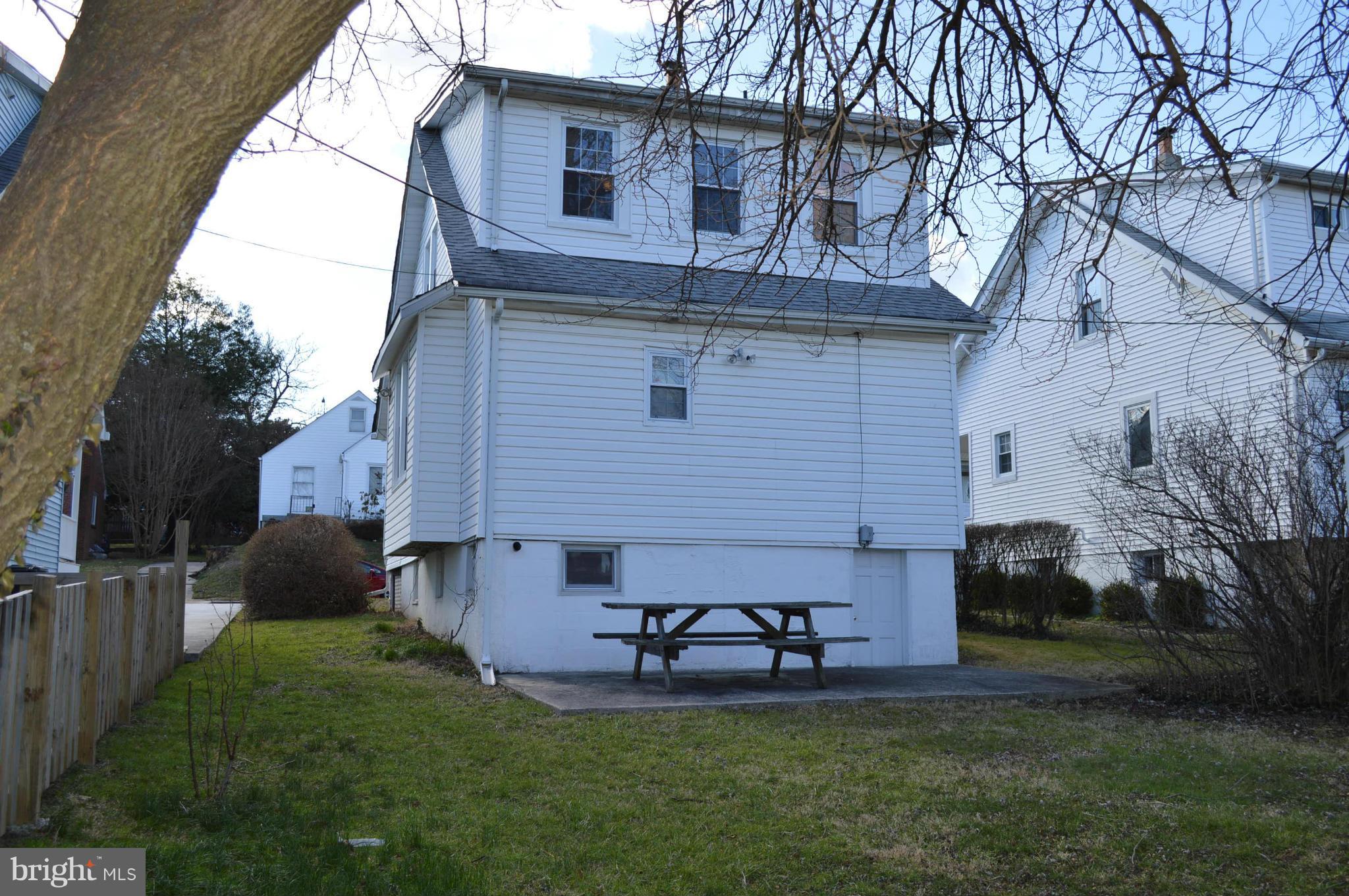 3804 Ridgecroft Road Baltimore, MD 21206 - Photo 22 of 24 Lot is 140 feet deep / Big back yard