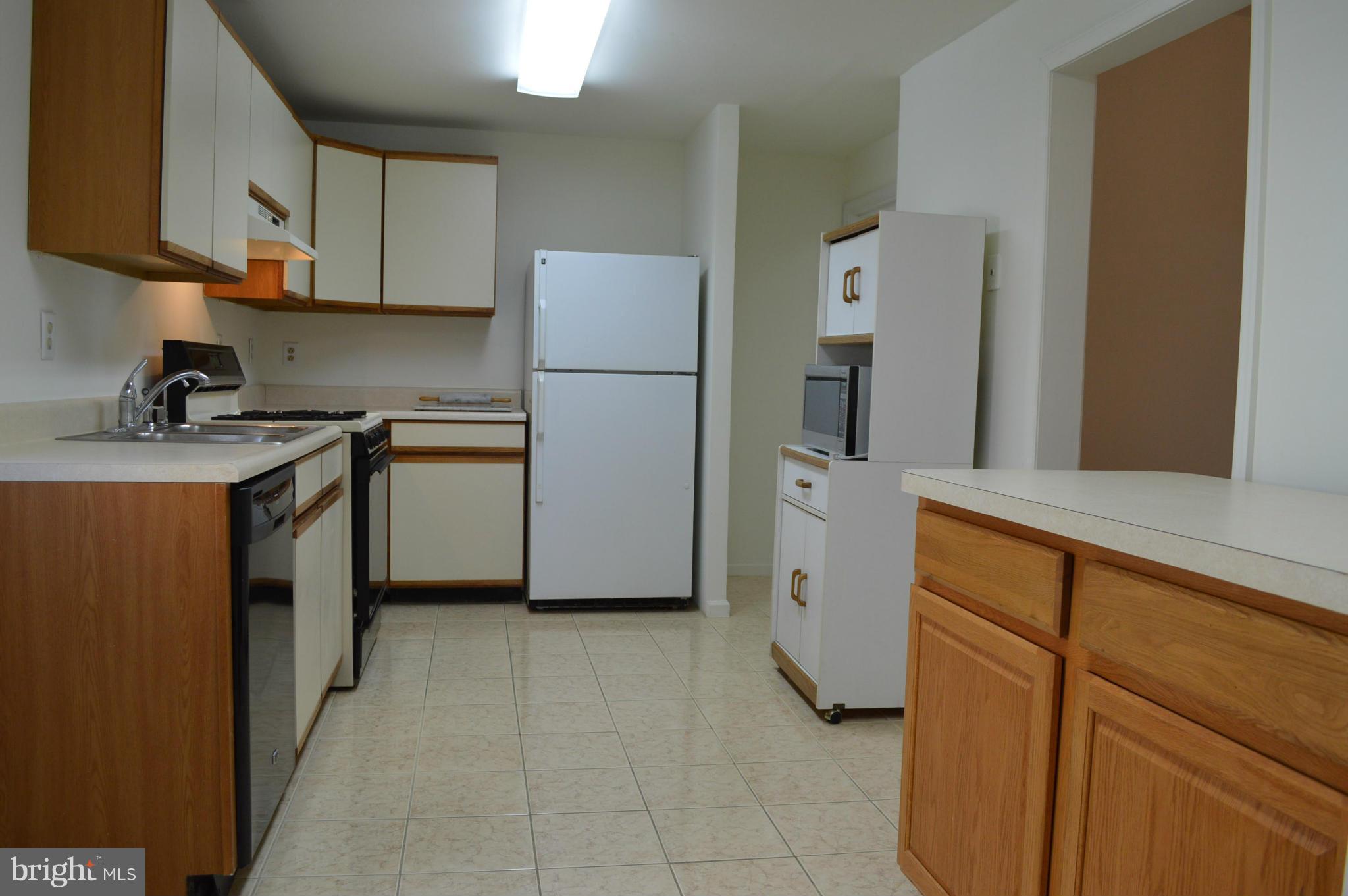 3804 Ridgecroft Road Baltimore, MD 21206 - Photo 8 of 24 Lots of cabinets & ceramic flooring