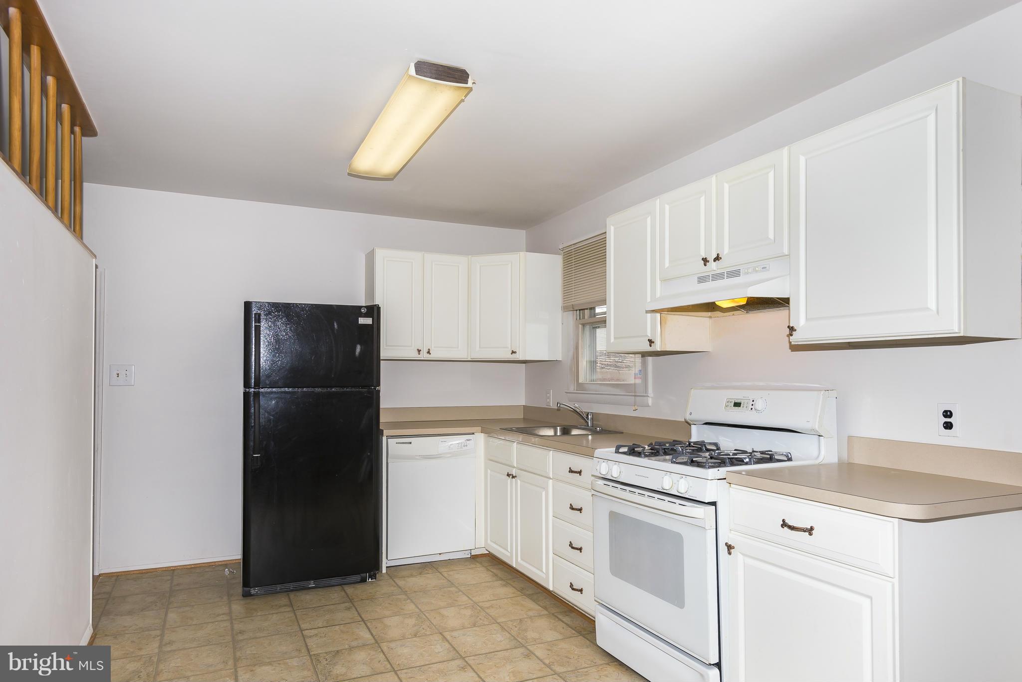 3729 Trent Road Randallstown, MD 21133 - Photo 3 of 19 Kitchen